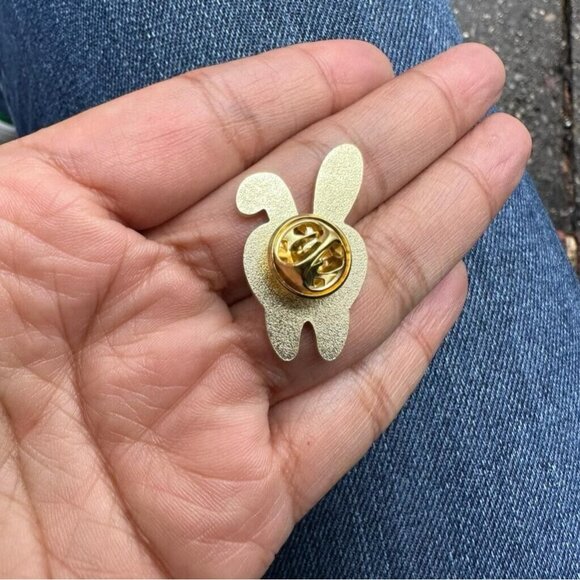 ✨Enamel Pin Tooth Teeth Oral Health Cartoon Rabbit shaped Care Dentist Oz New✨ - Picture 3 of 7